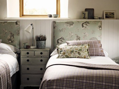 Squirrel-and-Hedgehog-FB-Headboard-Mid-Detail-G3 med