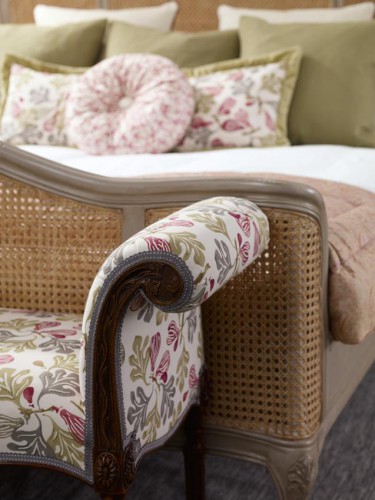 Figs-bench-detail CG4 Med