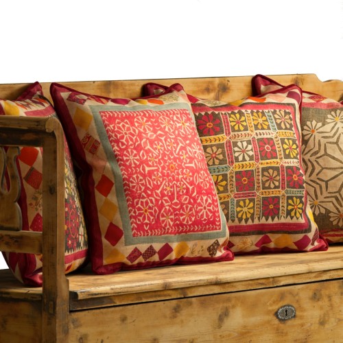 courtyard-outdoor-cushions